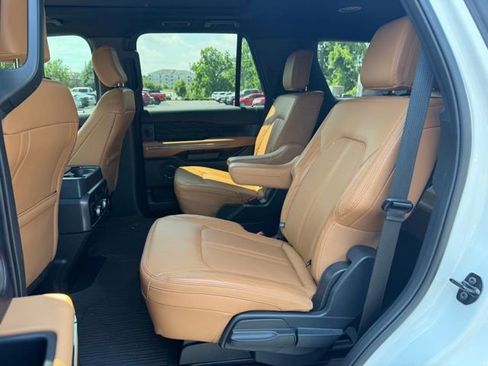 Used 2024 Ford Expedition Platinum AWD/4WD image 20