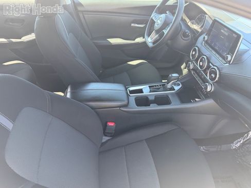 Used 2024 Nissan Sentra SV FWD image 13