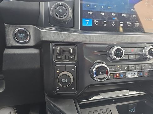 Used 2025 Ford F250 Platinum image 19