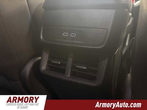 Used 2025 Chevrolet Equinox LT w/ Midnight Edition image 33