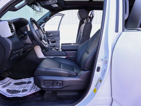 Used 2025 Toyota Tundra Limited image 43