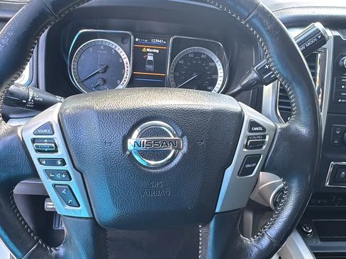 Used 2019 Nissan Titan PRO-4X w/ Pro-4x Convenience Package image 17