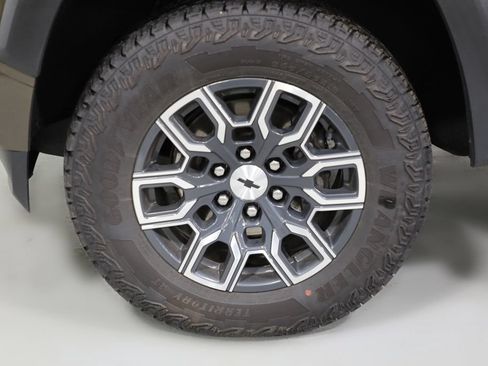 Used 2024 Chevrolet Colorado Z71 w/ Z71 Convenience Package 2 AWD/4WD image 22