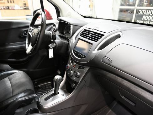 Used 2016 Chevrolet Trax LT w/ LT Convenience Package image 13