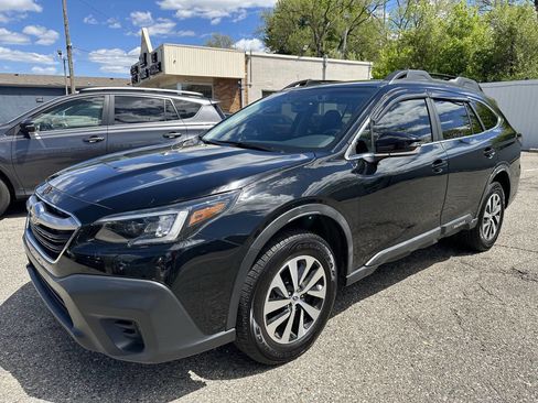 Used 2020 Subaru Outback Premium AWD/4WD image 3
