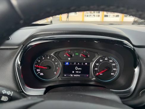 Used 2023 Chevrolet Traverse LT FWD image 10