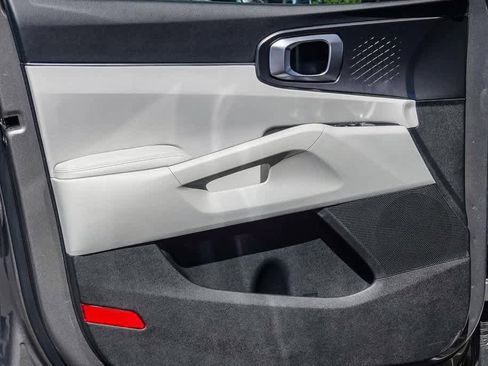 Used 2025 Kia Sorento EX image 19