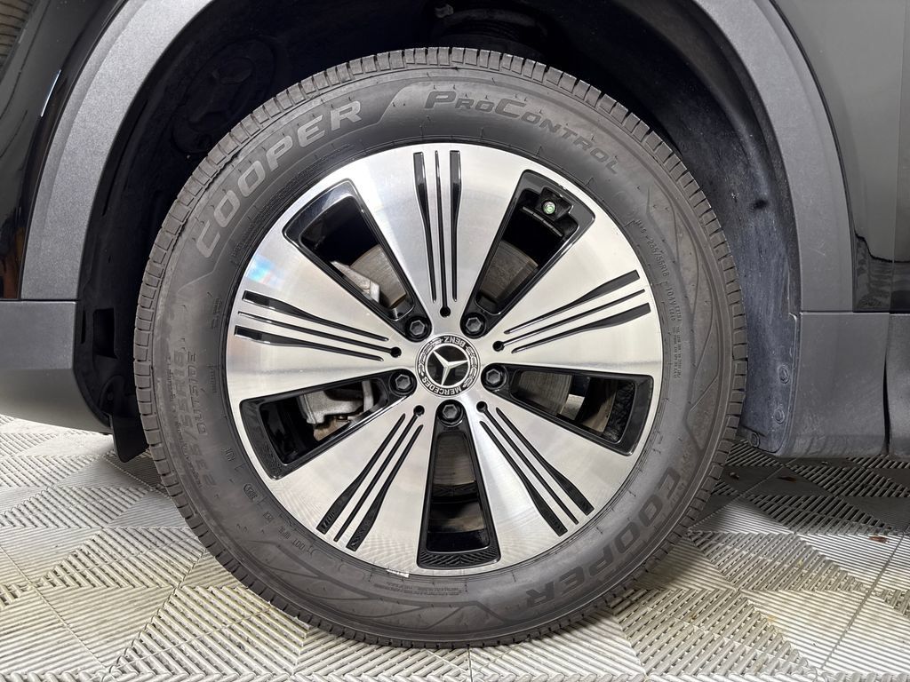 Used 2023 Mercedes-Benz EQB 250+ image 24
