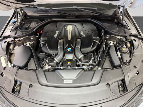 Used 2016 BMW 750i xDrive AWD/4WD image 27