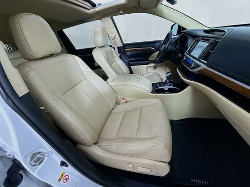 Used 2018 Toyota Highlander Limited image 28