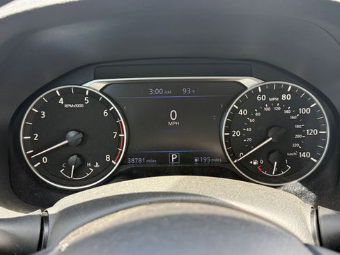 Used 2025 Nissan Altima 2.5 SV FWD image 41