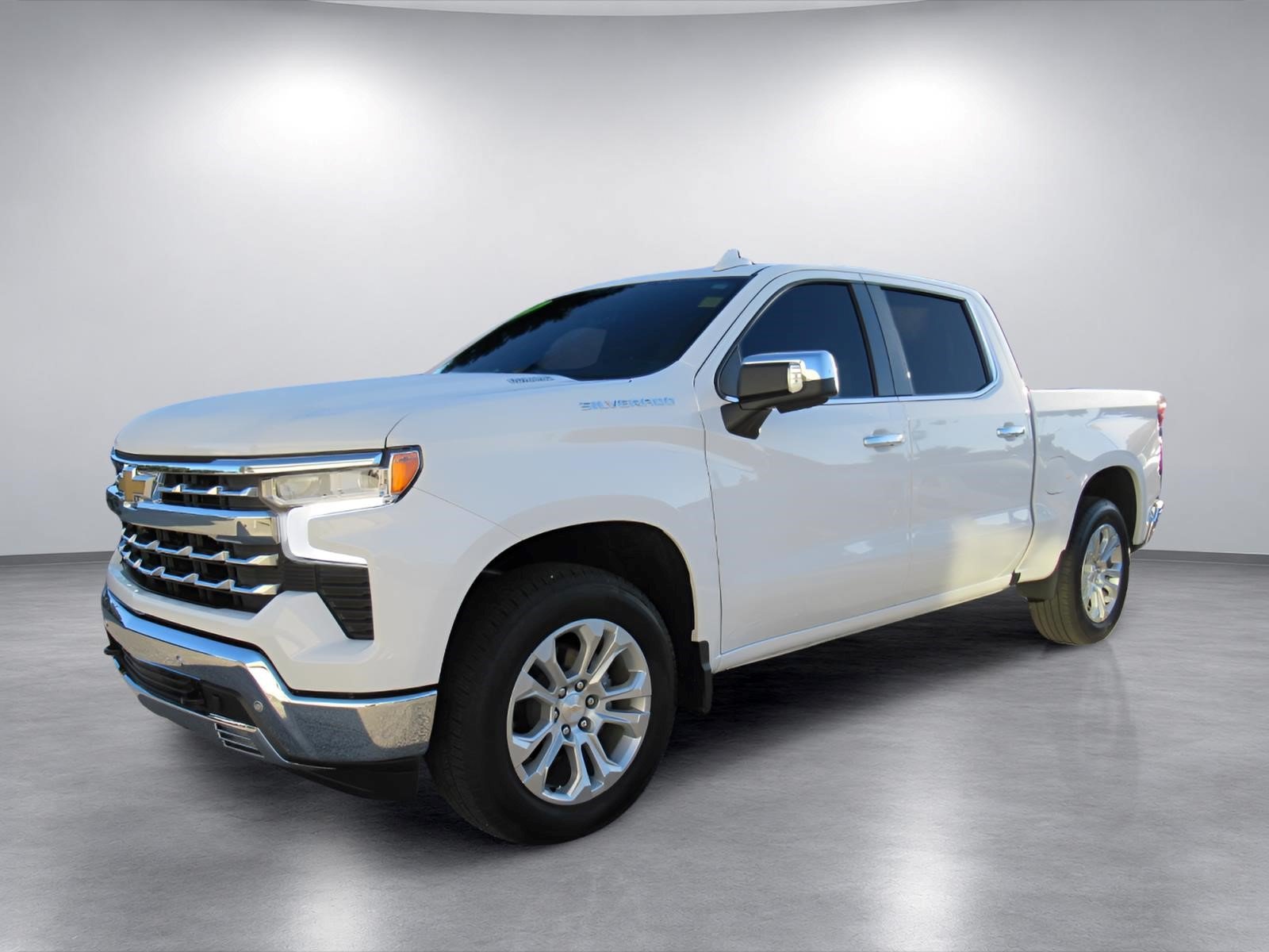 Used 2026 Chevrolet Silverado 1500 LTZ RWD image 3