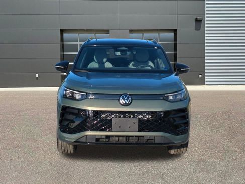 New 2026 Volkswagen Tiguan SE R-Line AWD/4WD image 2