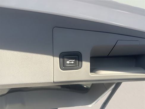 Certified 2023 Cadillac XT5 Premium Luxury image 11