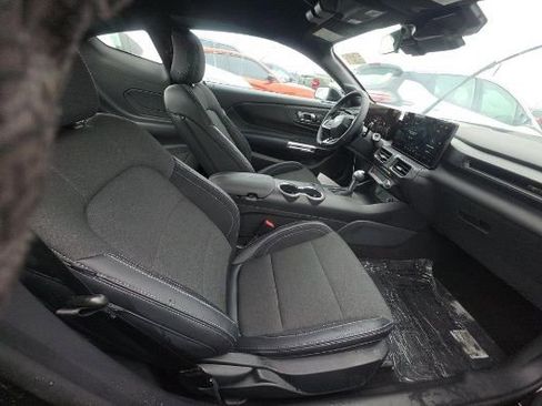 Used 2025 Ford Mustang Coupe image 10