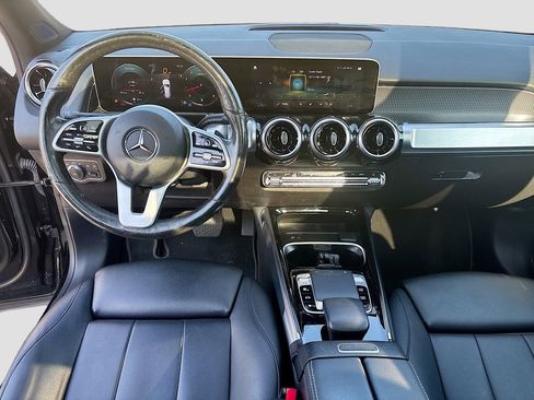Used 2020 Mercedes-Benz GLB 250 w/ Premium Package image 40