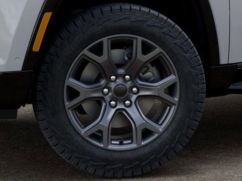 New 2026 Jeep Grand Wagoneer 4WD image 9
