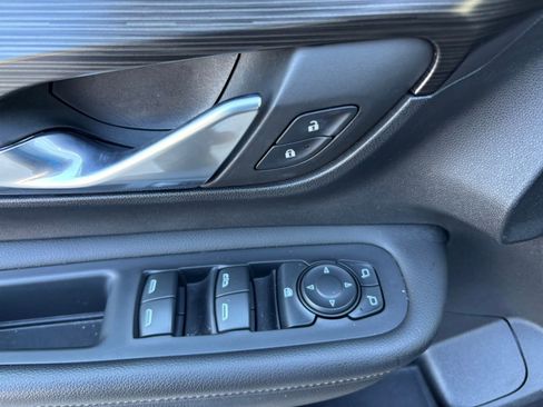 Used 2022 GMC Terrain SLE w/ Driver Convenience Package image 14