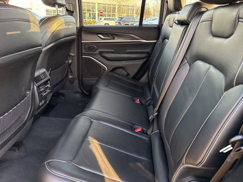 Used 2022 Jeep Grand Cherokee Limited image 21