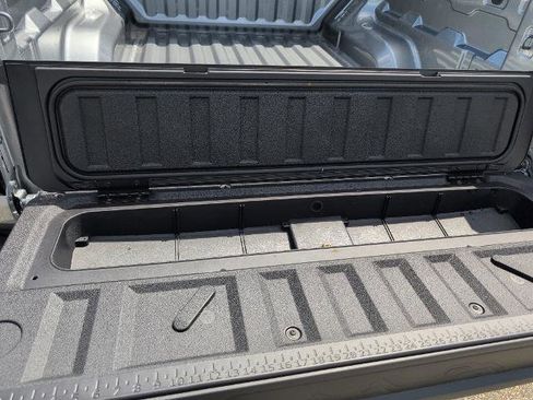 New 2025 GMC Canyon Elevation w/ Convenience Package image 12