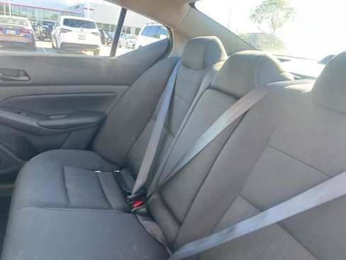 Used 2025 Nissan Altima 2.5 SV image 8