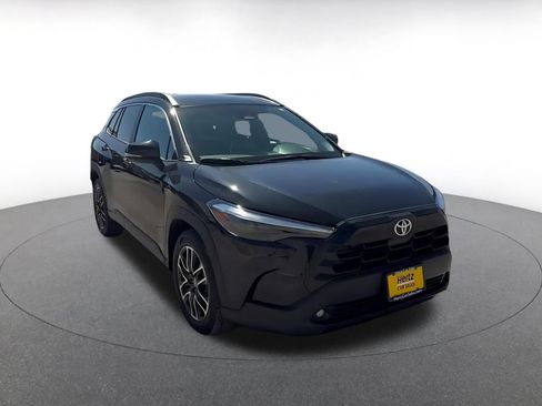 Used 2026 Toyota Corolla Cross XLE FWD image 3