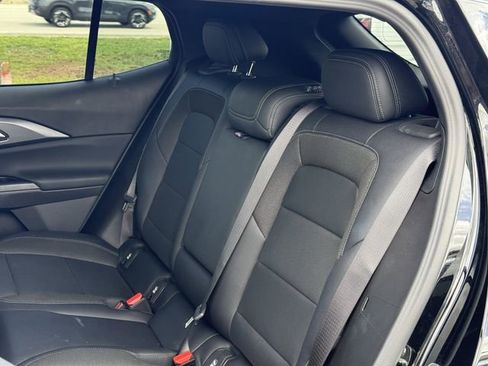 Used 2025 Chevrolet Equinox EV LT w/ Convenience Package image 28