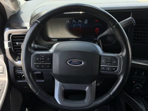 Used 2023 Ford F250 4x4 Crew Cab Super Duty image 18