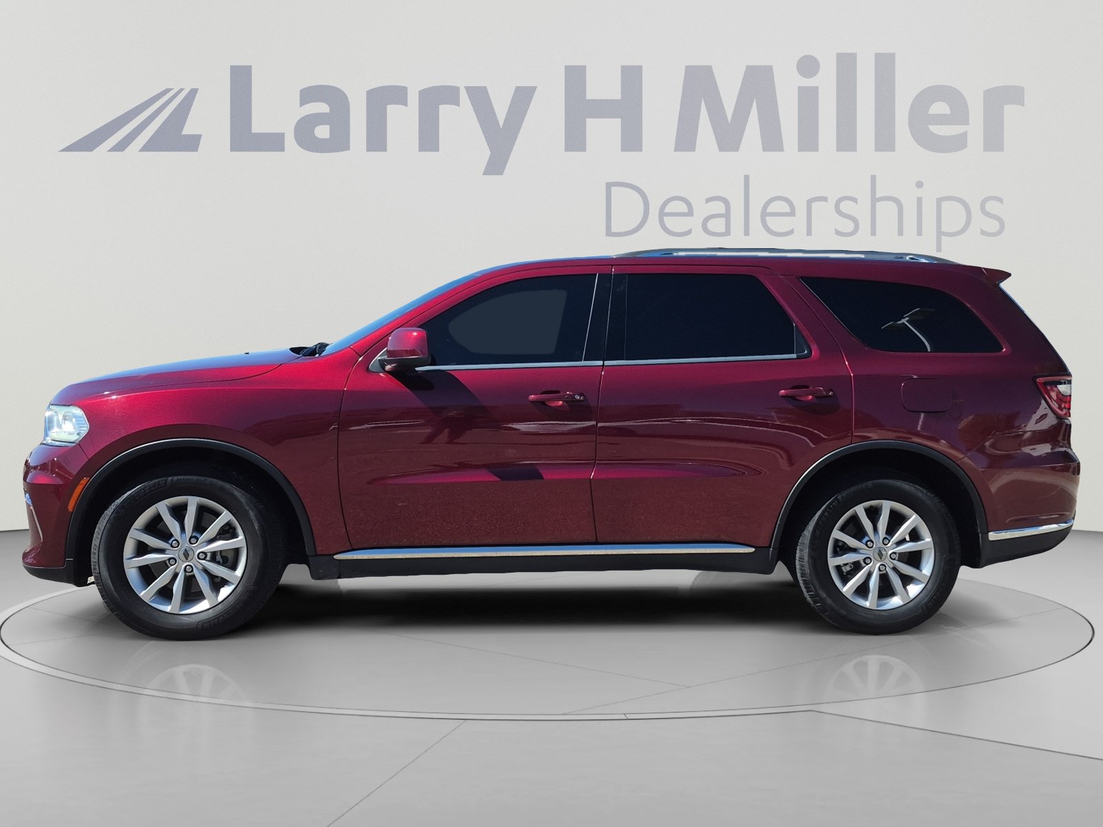 Used 2022 Dodge Durango SXT RWD image 2