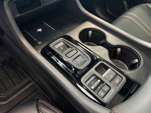 Used 2025 Honda Pilot TrailSport image 35