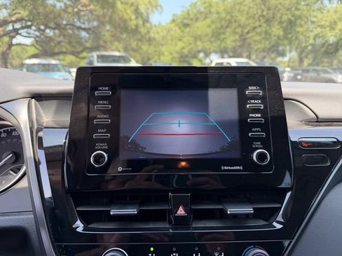Used 2021 Toyota Camry LE FWD image 14