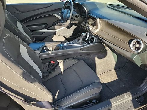Used 2017 Chevrolet Camaro SS image 10