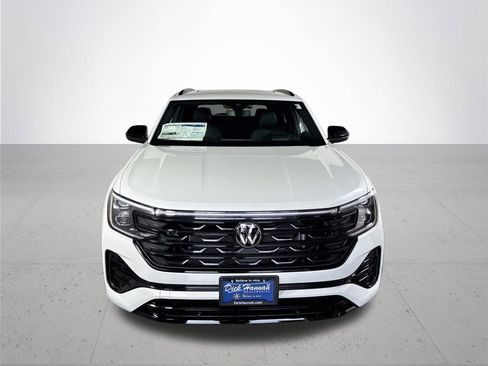 New 2026 Volkswagen Atlas Cross Sport SEL R-Line image 3