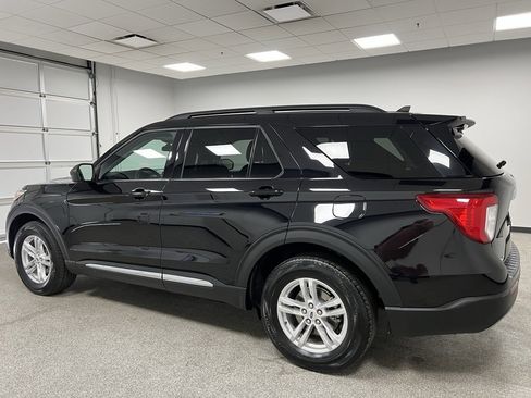 Used 2024 Ford Explorer XLT w/ Equipment Group 202A image 7
