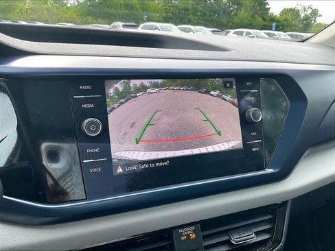 Used 2023 Volkswagen Taos SE w/ Panoramic Sunroof Package AWD/4WD image 19