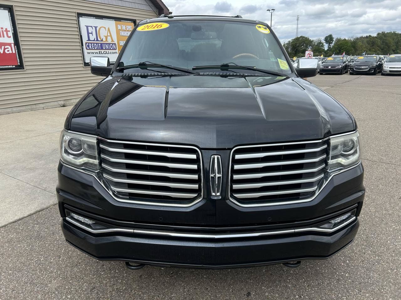 Used 2016 Lincoln Navigator L Select AWD/4WD image 2
