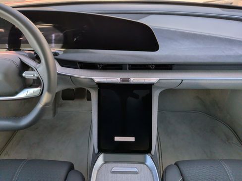 Used 2022 Lucid Air Dream Edition image 30