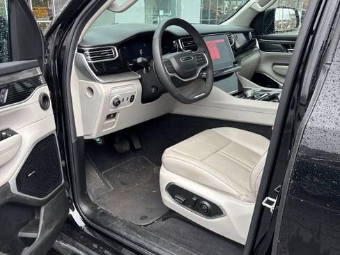 Used 2022 Jeep Wagoneer Series II w/ Premium Group I image 5