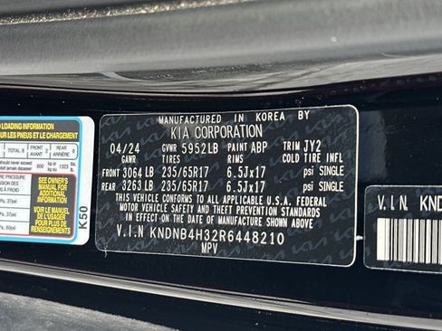 Certified 2024 Kia Carnival LX FWD image 38