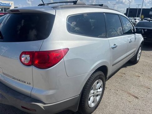 Used 2011 Chevrolet Traverse LS FWD image 17