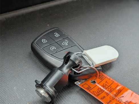 Used 2025 Chevrolet Silverado 3500 LTZ w/ LTZ Convenience Package image 21