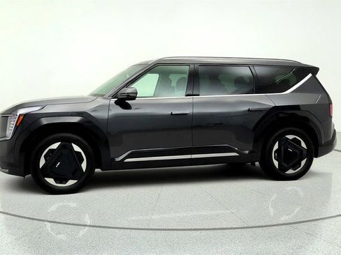 Used 2024 Kia EV9 Land AWD/4WD image 8