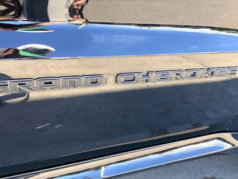 Used 2018 Jeep Grand Cherokee High Altitude AWD/4WD image 9
