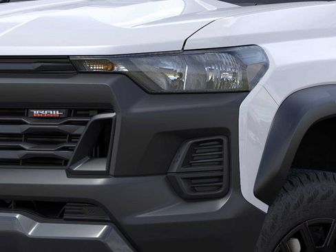 Used 2026 Chevrolet Colorado Trail Boss AWD/4WD image 10