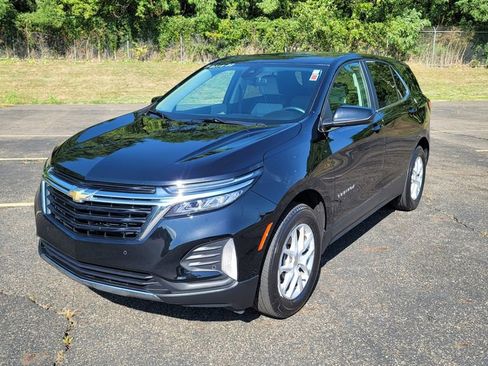 Used 2023 Chevrolet Equinox LT w/ Driver Convenience Package image 5