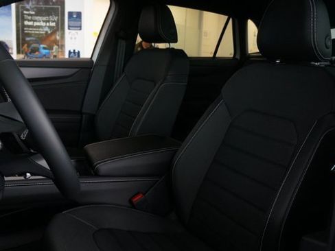 New 2024 Volkswagen Atlas Cross Sport SEL image 9