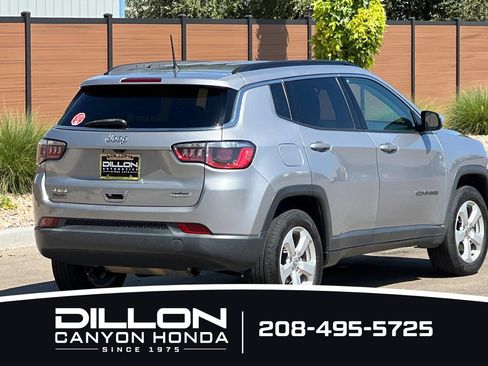 Used 2017 Jeep Compass Latitude AWD/4WD image 4