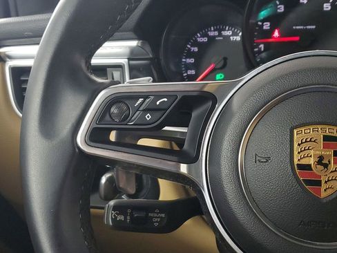 Used 2018 Porsche Macan image 14