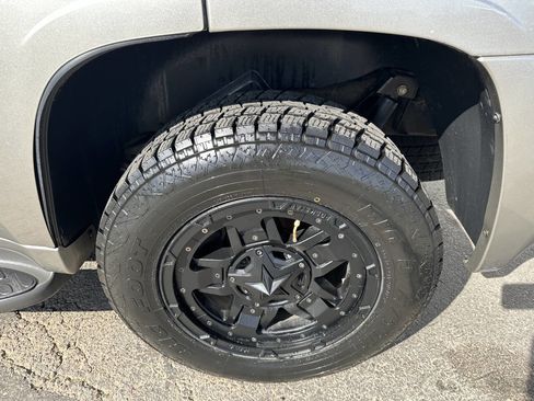 Used 2002 GMC Envoy SLT image 3