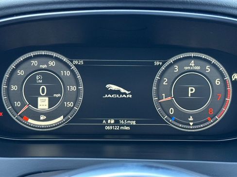 Used 2020 Jaguar E-PACE SE image 28